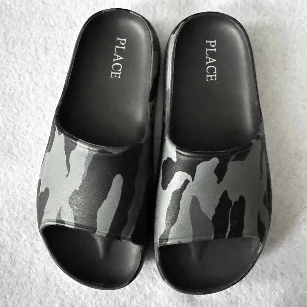 Children’s Place Unisex Easy Slip On Slides - Size 1Y.